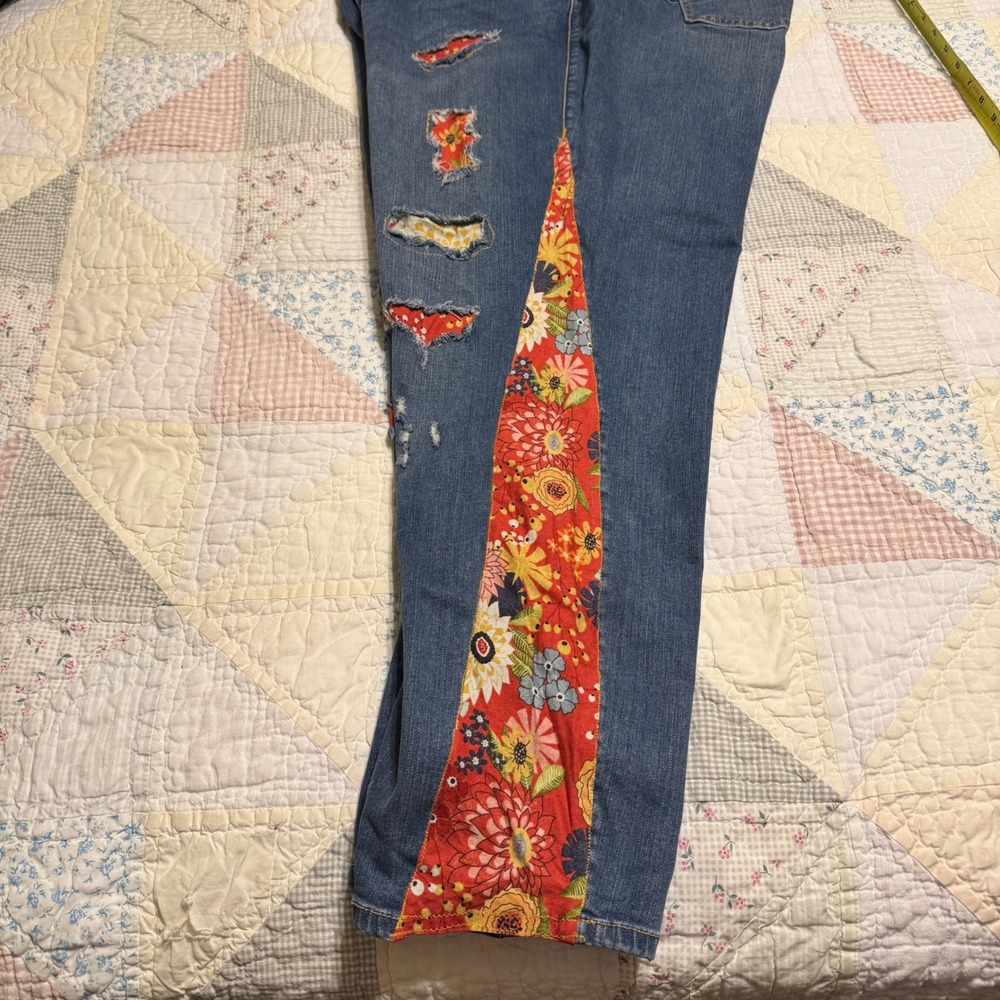 Torrid Bombshell Upcycled Floral Patchwork Straight Leg Jeans Blue 28T Plus Size - Picture 6 of 11